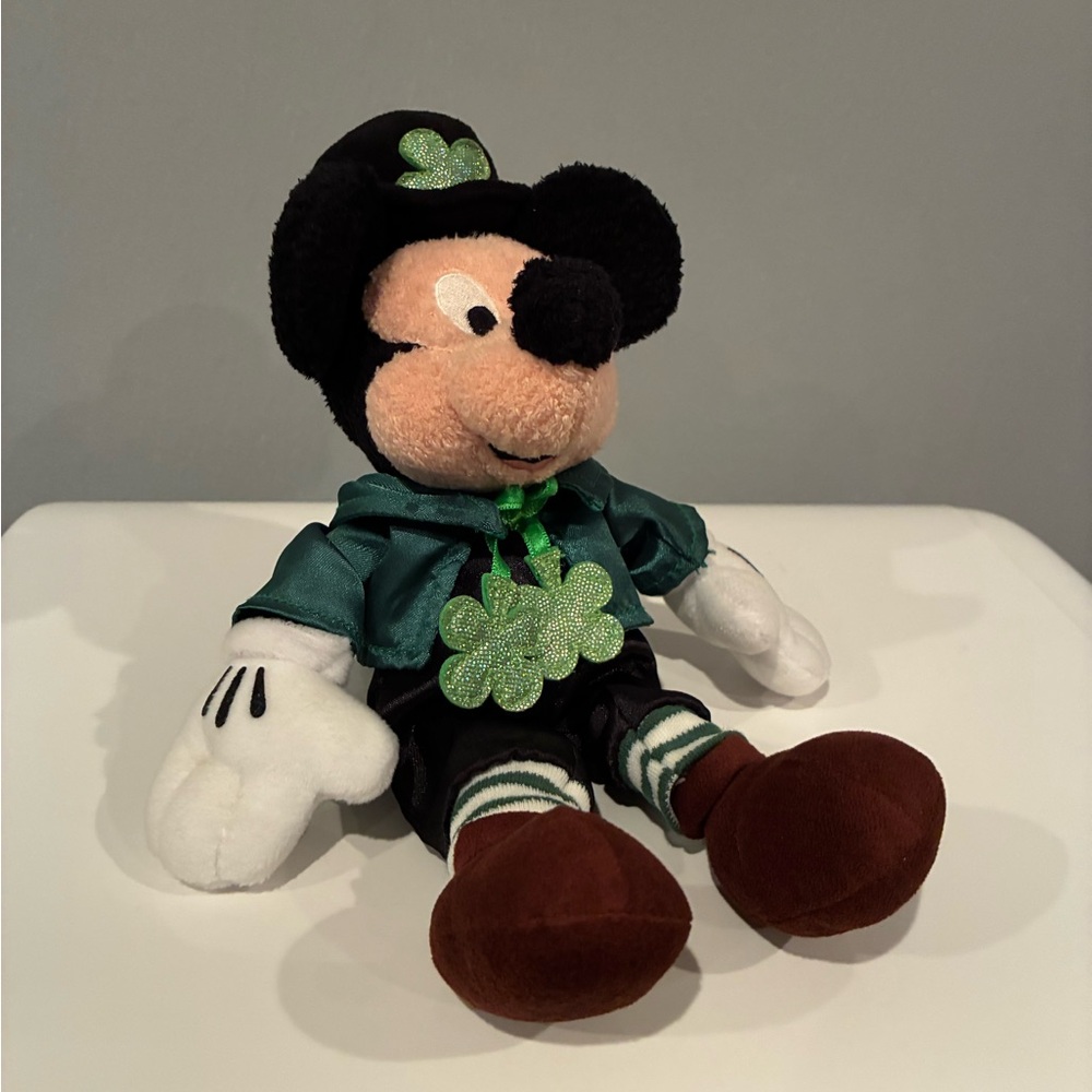 DISNEY STORE ST. PATTY'S DAY IRISH MICKEY MOUSE BEAN BAG PLUSH